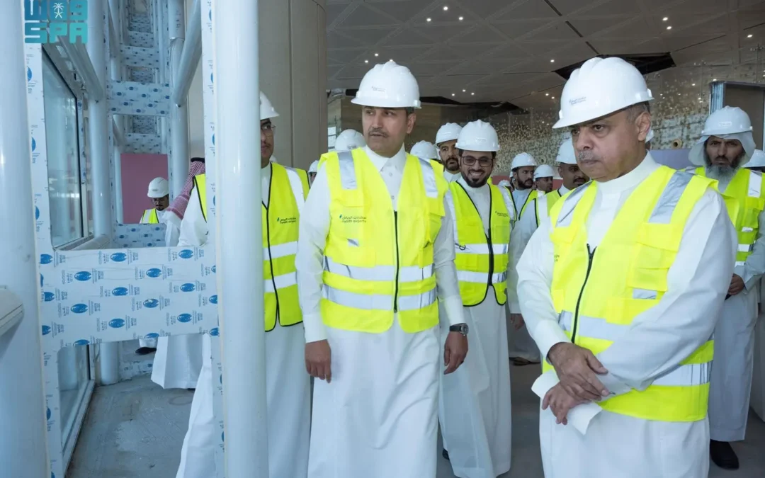 وزير النقل يتفقد مشاريع تطوير مطار الملك خالد الدولي لاستيعاب 40 %
