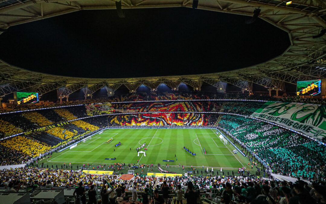 تنافس ملفت مثير في مدرجات الاتحاد والأهلي بـ”الجوهرة المشعة”