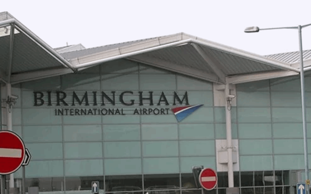 إخلاء مطار “برمنغهام” البريطاني بعد بلاغ عن وجود سيارة مشبوهة