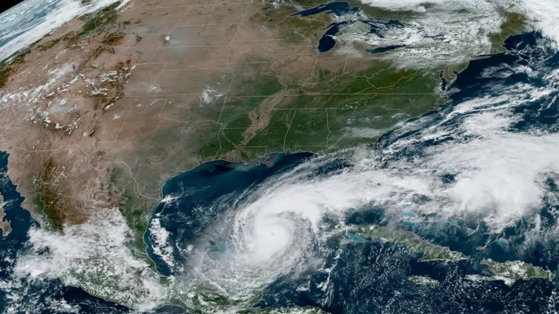 “إعصار ميلتون يطيش بفلوريدا.. وبايدن يطالب بإخلاء وتفاقم الصراع السياسي مع ترامب”