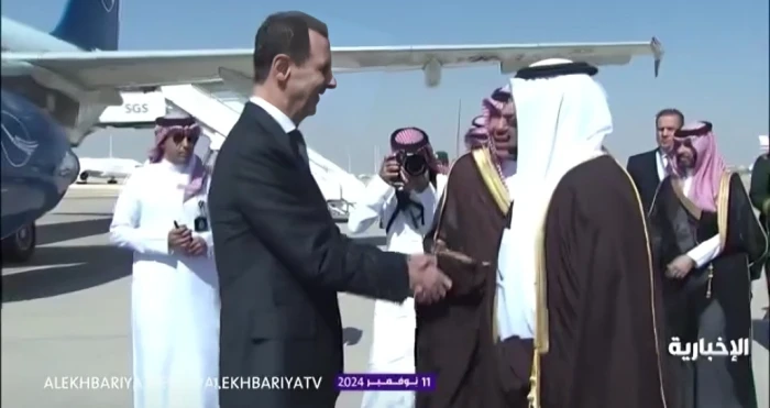 بشار الأسد يصل إلى الرياض وفي مقدمة مستقبليه نائب أمير المنطقة