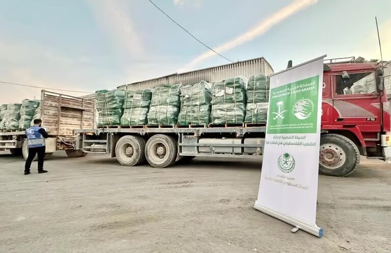 وصول قوافل مساعدات سعودية جديدة إلى شمال غزة
