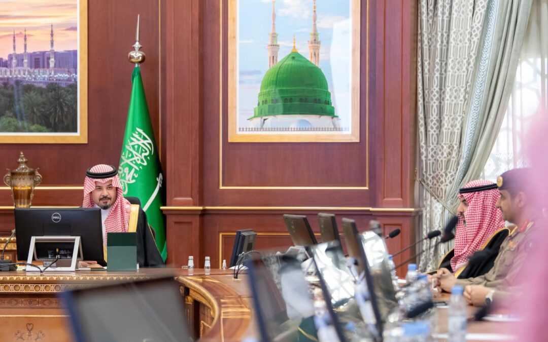 أمير المدينة المنورة يترأس اجتماعًا لمتابعة استعدادات رمضان المبارك