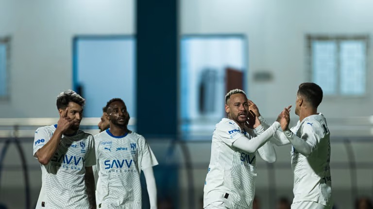 قبل موقعة الاتحاد.. بهدفي “نيمار ومالكوم” الهلال يكسب ودية الفيحاء