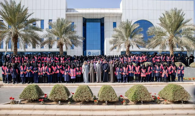 “وزير الطاقة” يزور عدة مصانع متخصصة في إنتاج مكونات الطاقة في المدينة الصناعية بالرياض