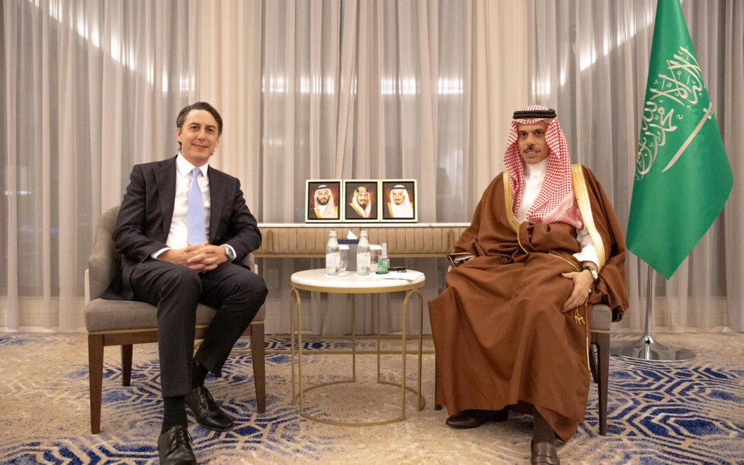 وزير الخارجية يلتقي المبعوث الأمريكي إلى لبنان