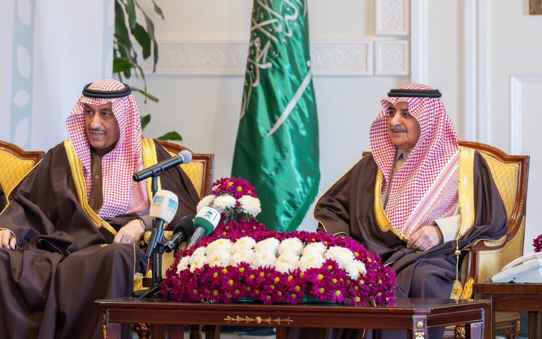 “أمير تبوك” يُكرِّم الفائزين بجائزة العمل التطوعي في دورتها الأولى