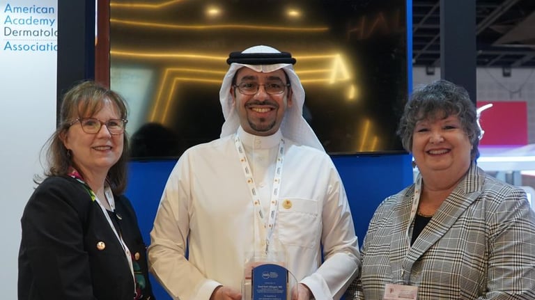 تكريم عالمي أمريكي للطبيب السعودي “الصقير”