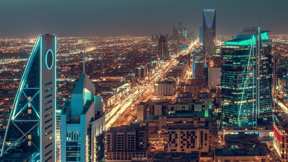 بالألعاب النارية والشاشات العملاقة والعروض الفلكلورية.. الرياض تحتفي بفوز المملكة باستضافة كأس العالم 2034