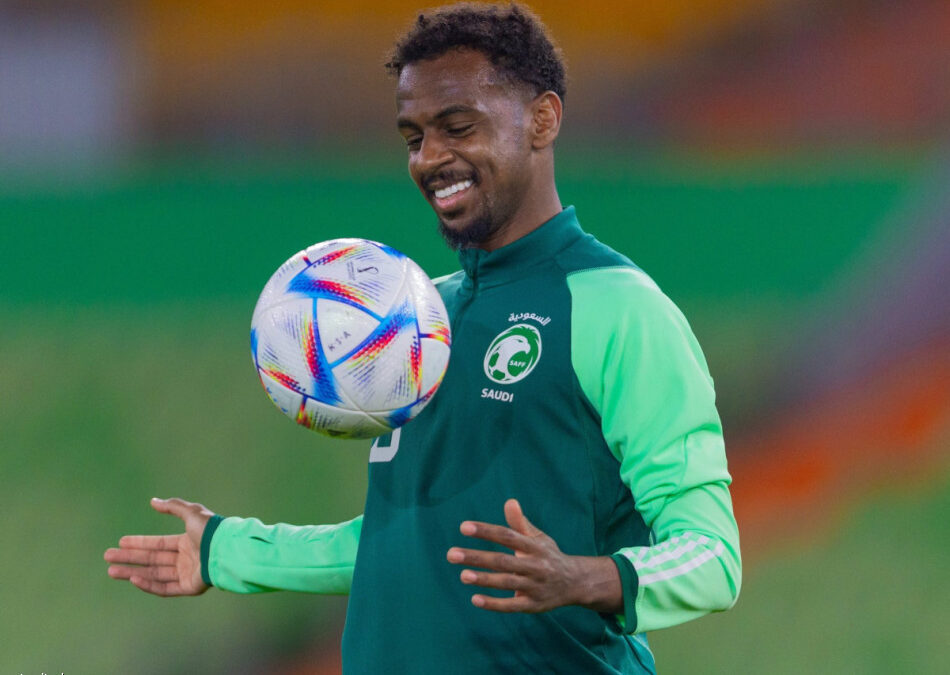 قبل انطلاق خليجي 26.. “مدرب الأخضر” يستبعد “الخيبري”