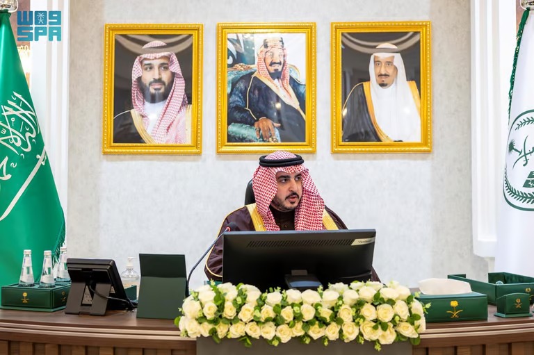 “أمير الجوف” يطّلع على ملخص تنفيذي لأعمال وأنشطة الإسكان التنموي في الجوف