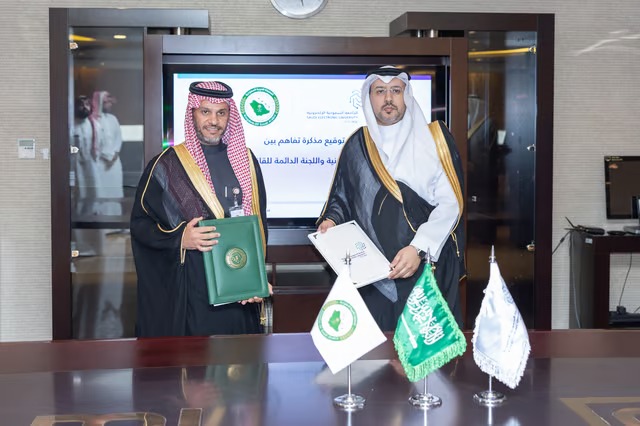 تفاهم بين “لجنة القانون الدولي الإنساني” و”الجامعة السعودية الإلكترونية” لتعزيز التعاون المشترك