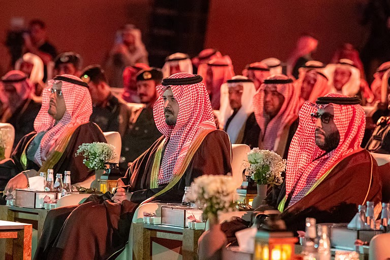 أمير المدينة: مشروع تطوير درب الهجرة النبوية شاهد حيٌّ على ما تُوليه قيادتنا الرشيدة من اهتمامٍ بالمواقع التاريخية