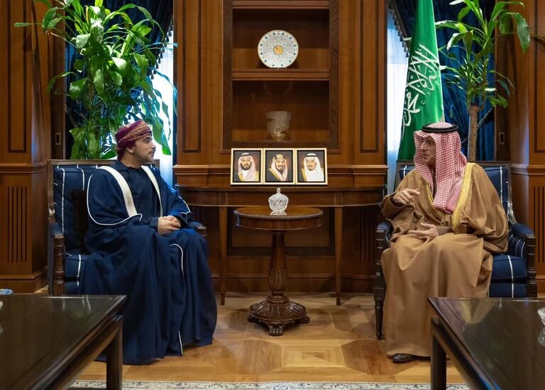 “الجبير” يستقبل سفيريْ عُمان واليابان