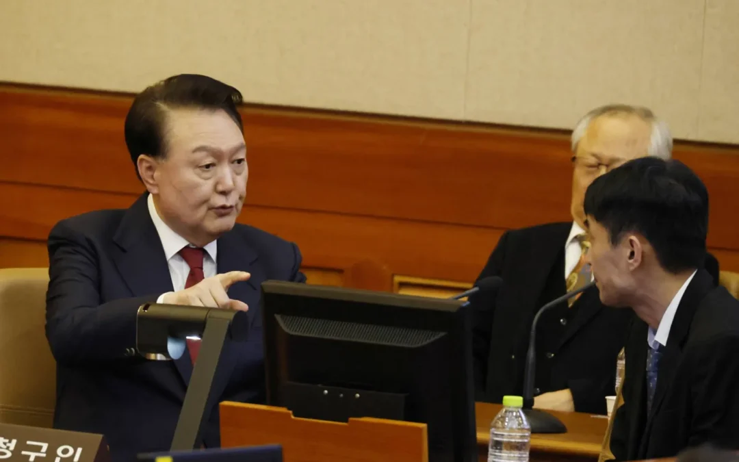 بتهمتي التمرد وانتهاك الدستور.. محاكمة الرئيس الكوري الجنوبي