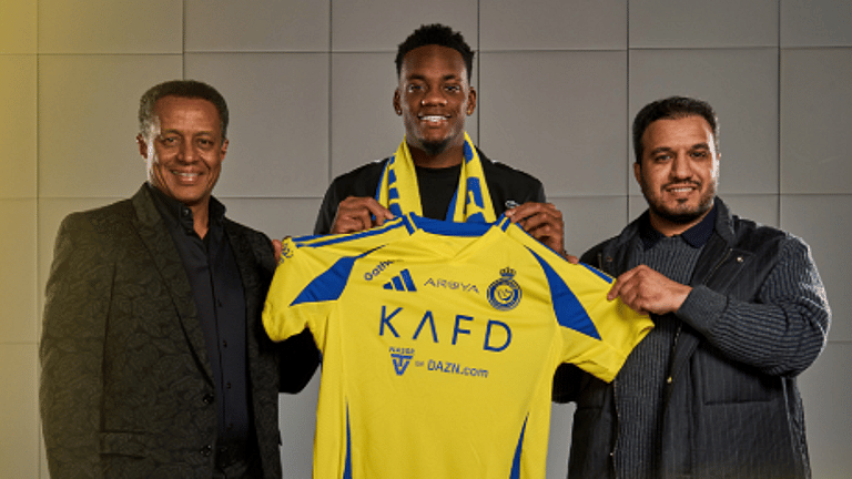 النصر يعلن ضم الكولومبي جون دوران