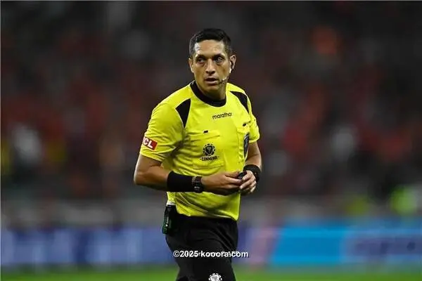 صافرة الفنزويلي “خيسوس” تدير قمة كلاسيكو الهلال والاتحاد