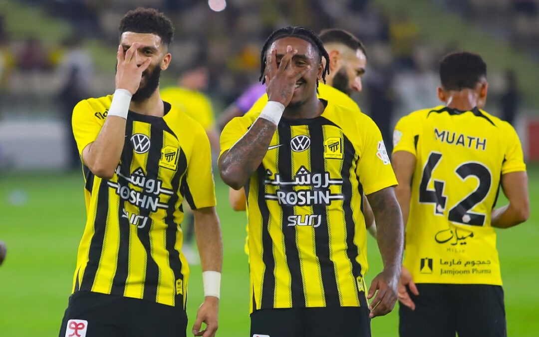 الاتحاد يطارد الهلال ويهزم الخلود برباعية