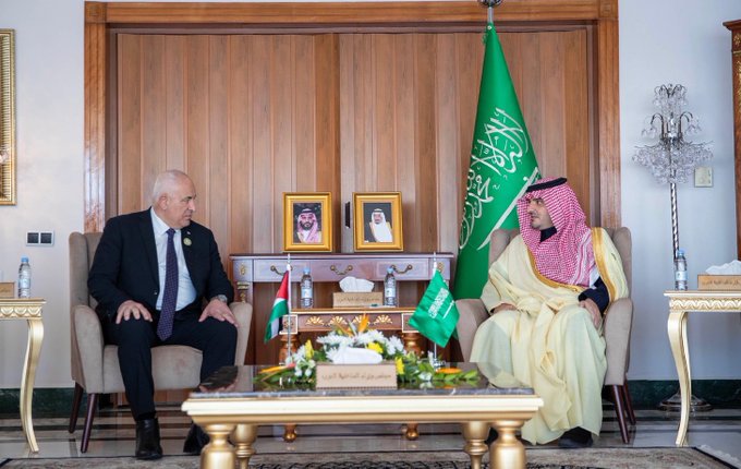 وزير الداخلية ونظيره الفلسطيني يبحثان مسارات التعاون الأمني