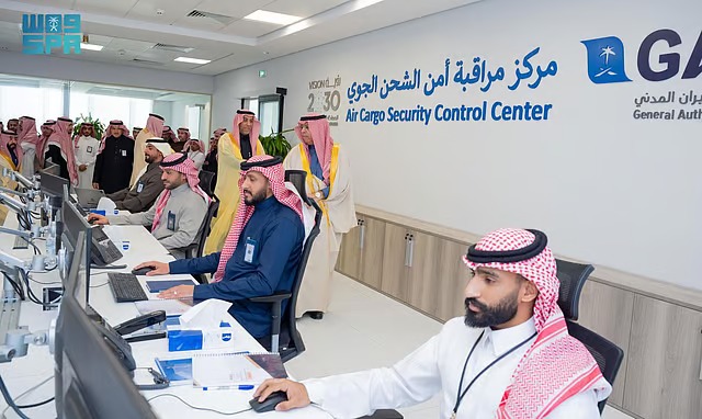 الأول من نوعه على مستوى العالم.. “الدعيلج” يُدشِّن مركز مراقبة أمن الشحن الجوي