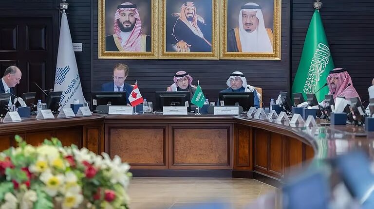 السعودية وكندا تستكشفان فرصًا استثمارية تريليونية في البنية التحتية