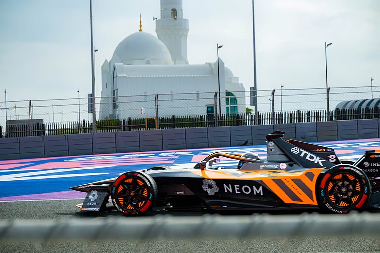 قصة مميزة لولادة تجربة الفورمولا إي في السعودية