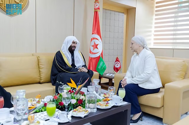 “وزير العدل” ونظيرته التونسية يوقعان برنامجًا تنفيذيًا لتعزيز التعاون العدلي