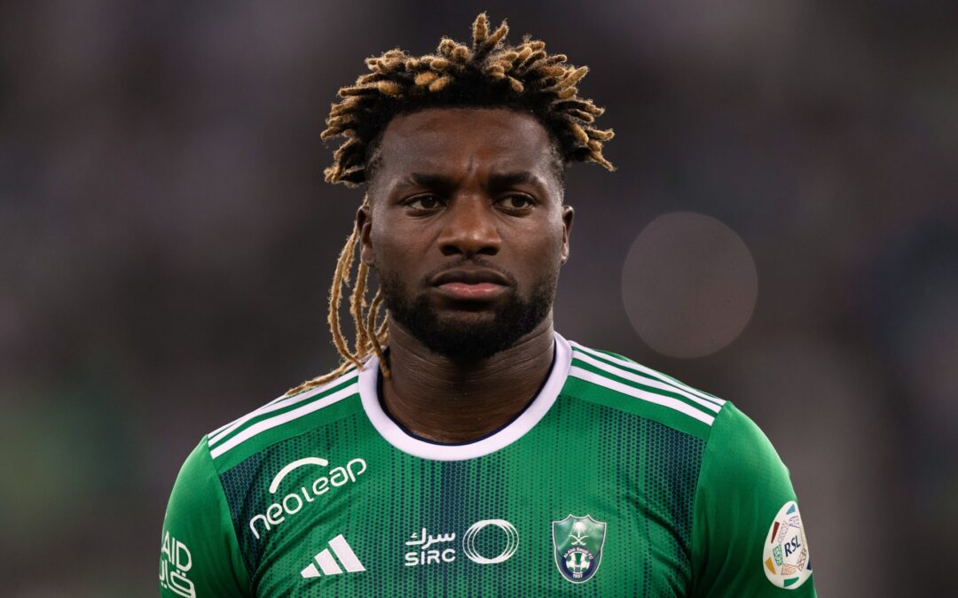 نابولي الإيطالي يسعى للتعاقد مع محترف الأهلي