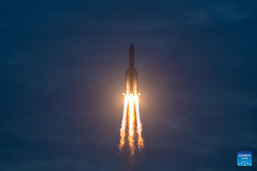 الصين تُطلق مجموعة أقمار اصطناعية للإنترنت