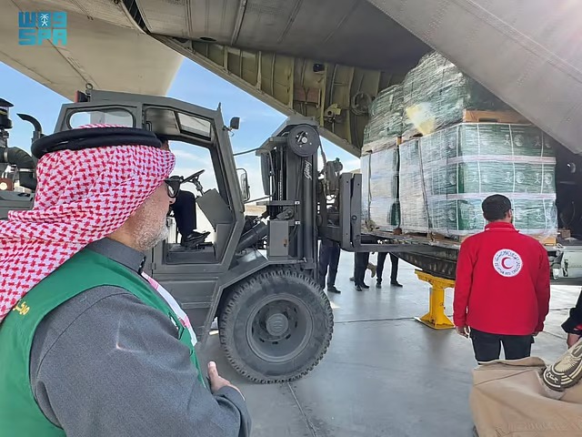 وصول الطائرة السعودية الـ 56 لمساعدة الشعب الفلسطيني في قطاع غزة
