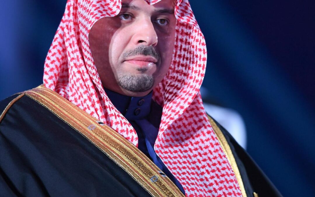 أمير الحدود الشمالية يُدشّن ويضع حجر الأساس لـ 16 مشروعًا بتكلفة تتجاوز 830 مليون ريال