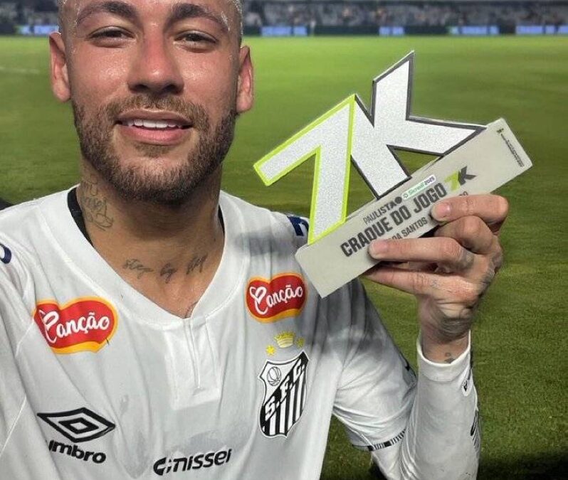 نيمار يرد على مدرب الهلال بجائزة أحسن لاعب فى أول ظهور مع سانتوس