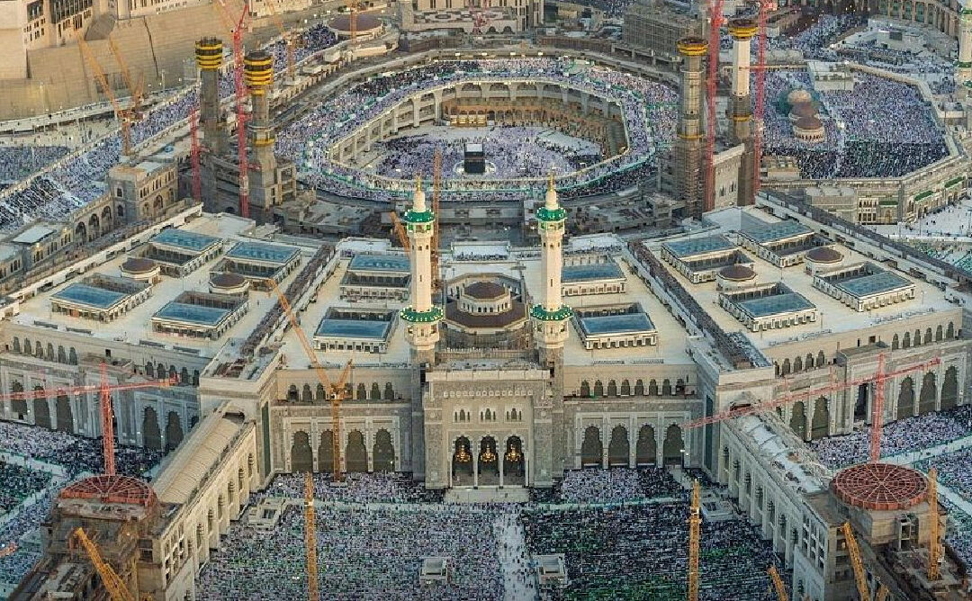 استعدادات وتسهيلات مرورية لرحلة ميسّرة إلى الحرم المكي