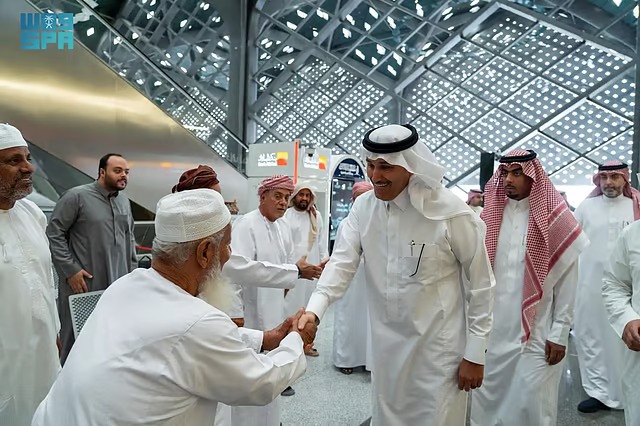 “الجاسر” يقف على محطة قطار الحرمين بالمدينة المنورة ويوجه بتقديم أفضل الخدمات