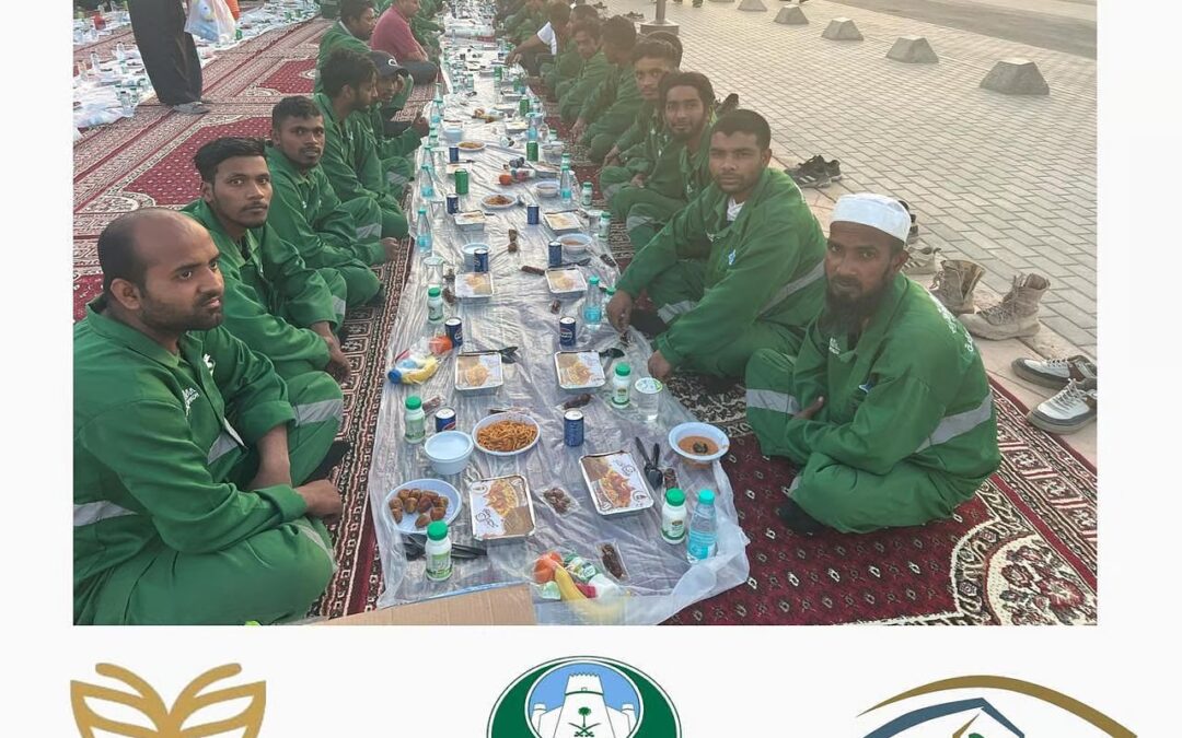 “عين وطن” يشارك في مبادرة إفطار عمال البلدية بحي المهدية