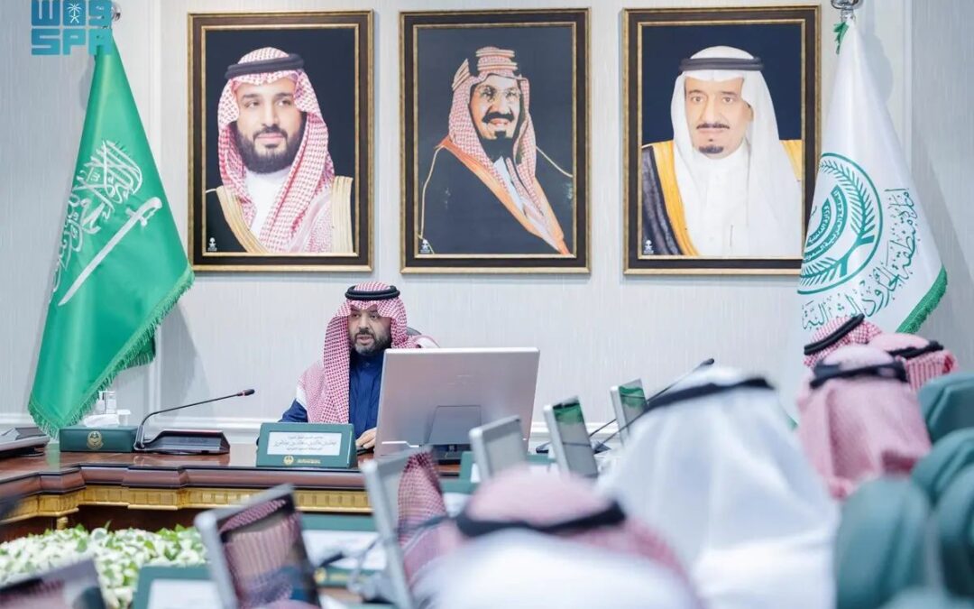 أمير الحدود الشمالية يرأس اجتماع الإدارات الحكومية والأمنية للاستعداد لعيد الفطر المبارك
