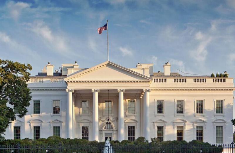 “البيت الأبيض”: لن نسمح بعرقلة الملاحة البحرية الأمريكية