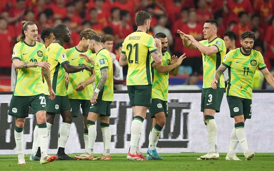 أستراليا تتغلب على الصين و تنفرد في الوصافة