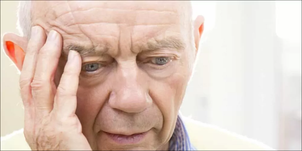 دراسة: رابط مفاجئ بين إصابة الأب بألزهايمر وزيادة خطر المرض لدى الأبناء