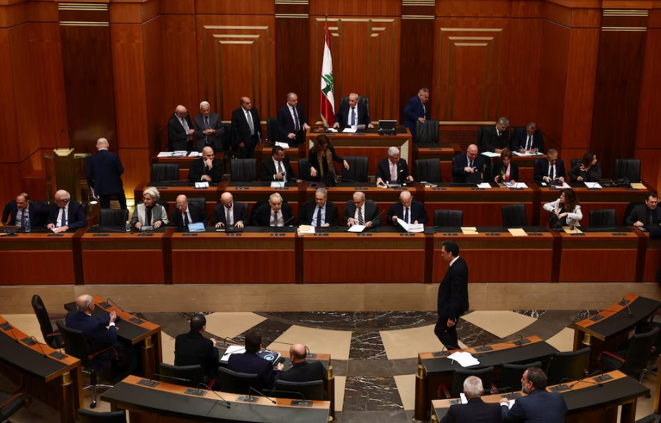 لبنان يستجيب لصندوق النقد ويقر قانون السرية المصرفية