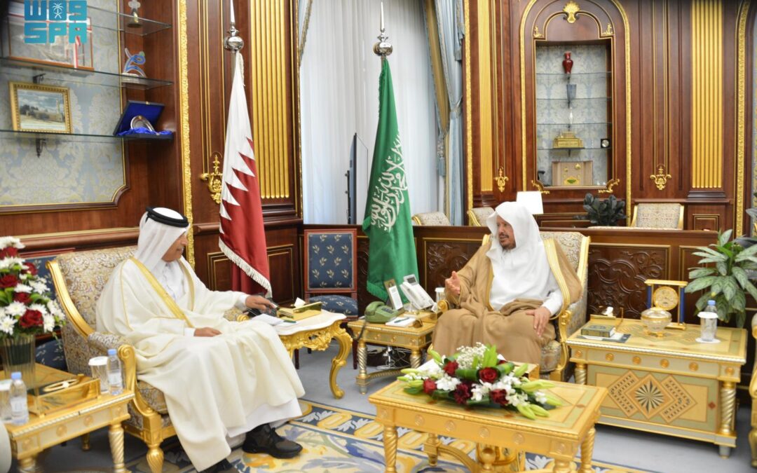 رئيس مجلس الشورى يعقد جلسة مباحثات رسمية مع نظيره القطري