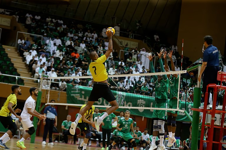 لقب دوري ممتاز الطائرة بين الهلال والاتحاد