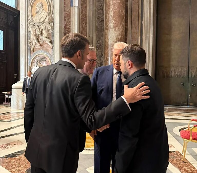 “ترامب” يشكّك في جدية “بوتين”: إنه يماطلني