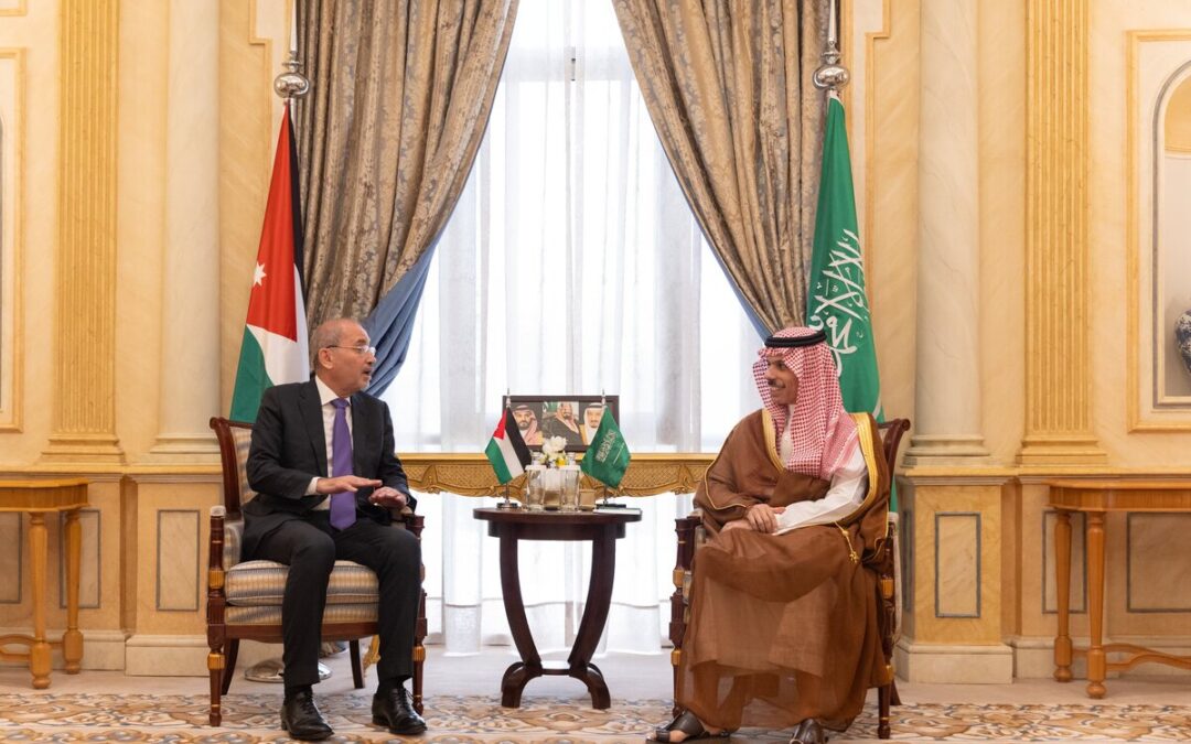 وزير الخارجية يستضيف نظيره الأردني