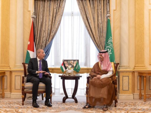 وزير الخارجية يستضيف نظيره الأردني