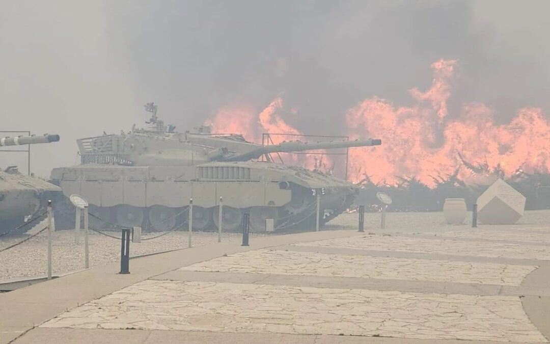 12 مصاباً باختناق في حرائق القدس المحتلة