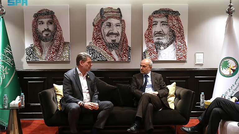 وزير الصحة الإيطالي يزور “التخصصي” ويطّلع على برامج رعاية القلب وزراعة الأعضاء