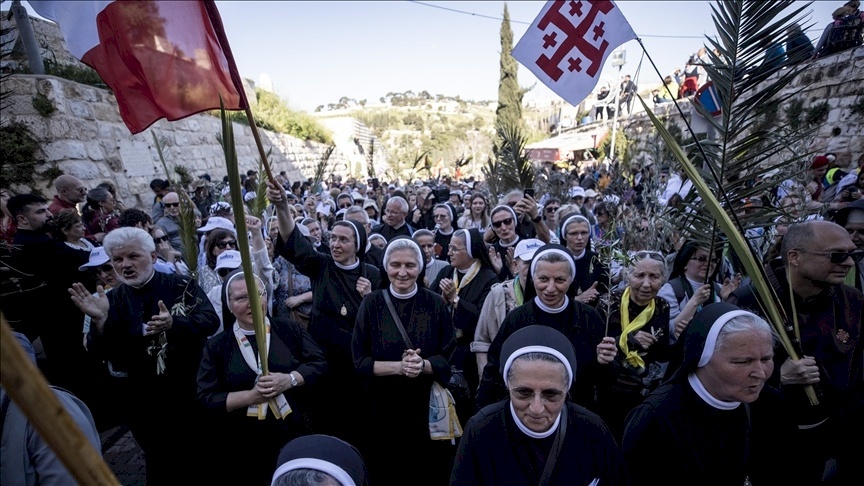 الاحتلال يحرم آلاف المسيحيين من إحياء مناسبة بالقدس