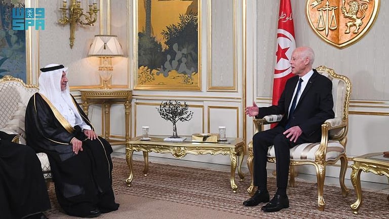 “قيس سعيد” يستضيف المشرف العام على مركز الملك سلمان للإغاثة