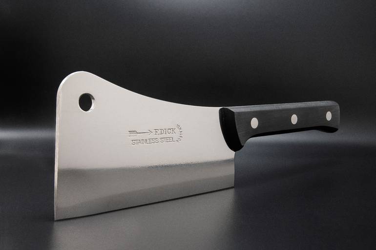 بساطور.. طالب جامعي يقتل معلمته في المغرب